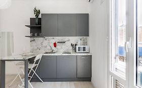 Bright Apt 600Mt From Viale Zara!
